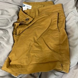 Old Navy Everyday short. Mustard/tan color
